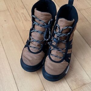 Sorel Kids Boots in Brown and Black